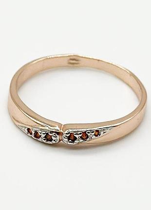 Серебряное кольцо с фианитами, размер 16,0, вес: 1.6 г