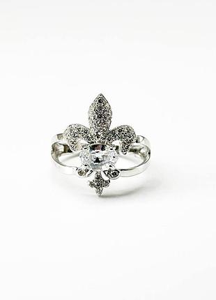 Серебряное кольцо с фианитами, размер 16,0, вес: 3.4 г