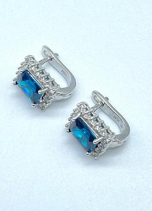 Серебряные серьги с фианитами