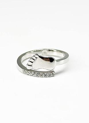 Серебряное кольцо с фианитами, размер 17,0, вес: 2.0 г