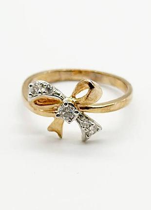 Серебряное кольцо с фианитами, размер 16,0, вес: 2.0 г