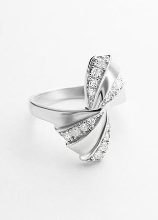 Серебряное кольцо с белыми фианитами, размер 20,0, вес: 3.9 г