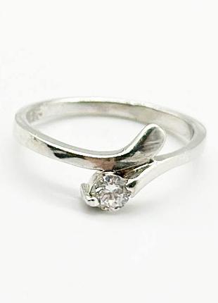 Серебряное кольцо со вставкой фианит