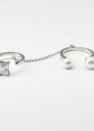 Серебряное кольцо со вставкой жемчужина/фианит, размер 18,0, вес: 3.6 г