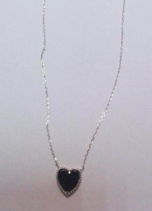 Серебряное колье сердечко с ониксом, размер 40 см x 0,1 см, вес: 2.8 г