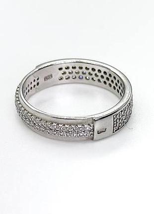 Серебряное кольцо с фианитами, размер 16,0, вес: 3.2 г