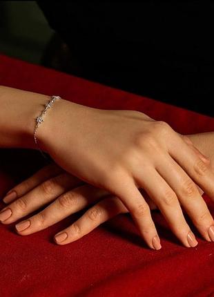 Серебряный браслет с фианитами, размер 17,5 см x 5 см, вес: 2.2 г