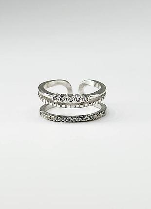 Серебряное кольцо с фианитами, размер 17,0, вес: 3.2 г