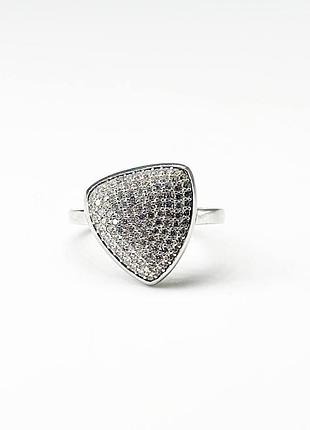 Серебряное кольцо с фианитами, размер 16,0, вес: 3.3 г