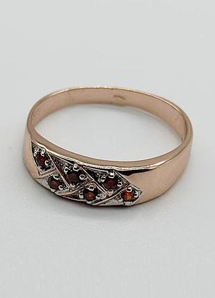 Серебряное кольцо с фианитами, размер 16,0, вес: 2.2 г