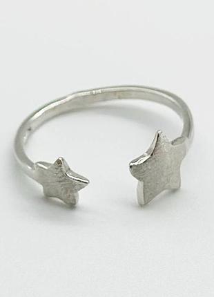Серебряное кольцо, размер 15,5, вес: 1.1 г