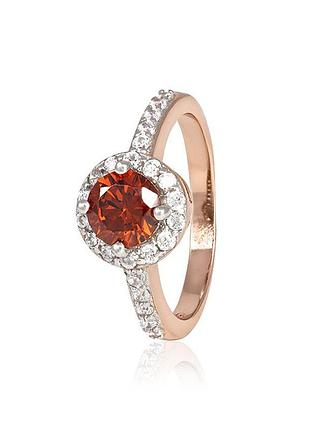 Серебряное кольцо в позолоте с красными фианитами, размер 19,0, вес: 2.7 г