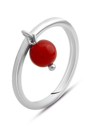 Серебряное кольцо komilfo с кораллом, вес изделия 1,65 гр (2145585) 18.5 размер