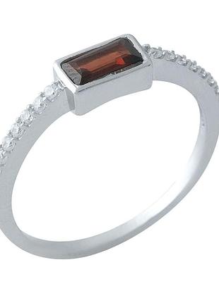 Серебряное кольцо komilfo с натуральным гранатом 0.823ct, вес изделия 1,54 гр (1972229) 17 размер