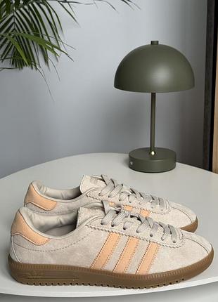 Кеди стильні жіночі adidas bermuda