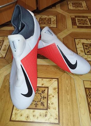 Футбольные бутсы nike phantom vsn academy df fg/mg.