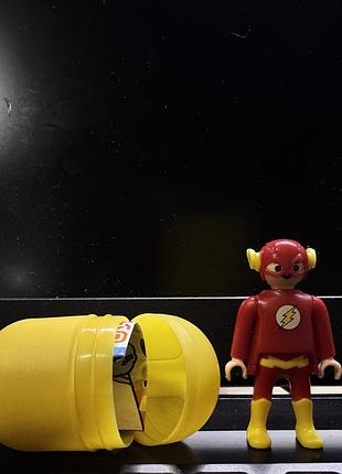 Іграшки із серії kinder surprise та dc playmobil
