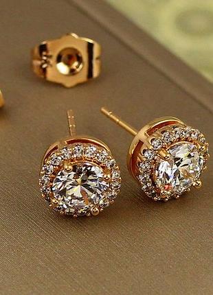 Серьги гвоздики xuping jewelry аминь окантовка белые фианиты 9 мм золотистые love-shopping