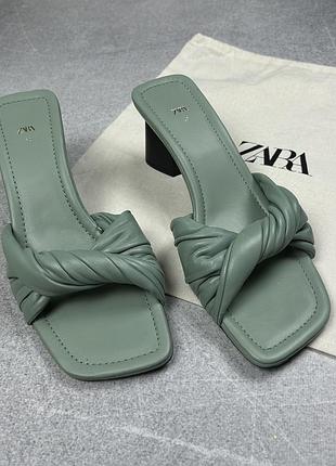 Zara босоніжки мюлі з відкритою пʼяткою на стійкому каблуку квадратний носок