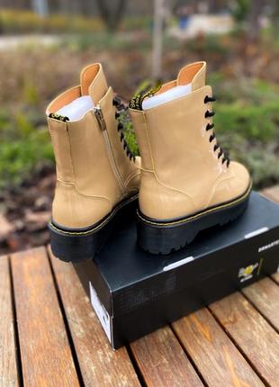 Черевики dr.martens jadon beige patent premium(fur) замок ☑ черевики зимові з хутром2 фото