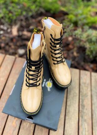 Черевики dr.martens jadon beige patent premium(fur) замок ☑ черевики зимові з хутром3 фото