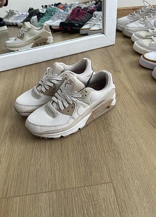 Оригінальні кросівки nike