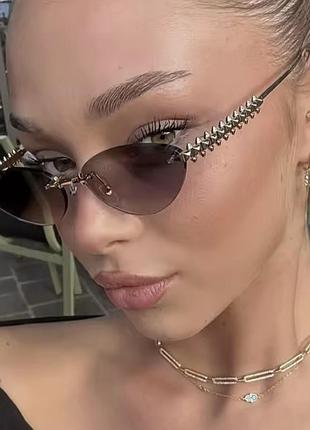 Жіночі трендові сонцезахисні окуляри