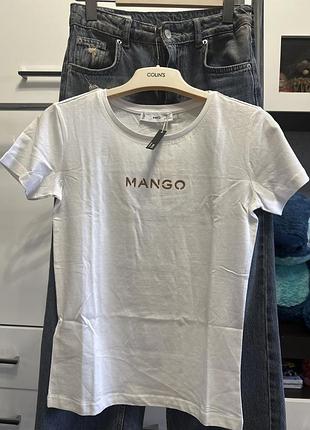 Біла жіноча фірмова футболка від mango