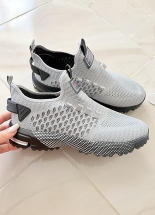 Кросівки чоловічі 27см. 42,5р. нові. дуже легкі та зручні.