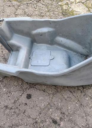 Бардачек унитаз honda lead 20/hf 05