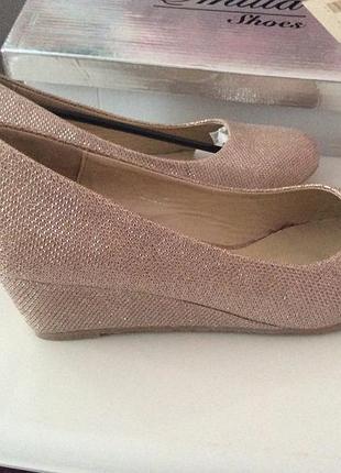 Нарядні туфлі