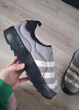 Слипоны, кроссовки, дутики adidas