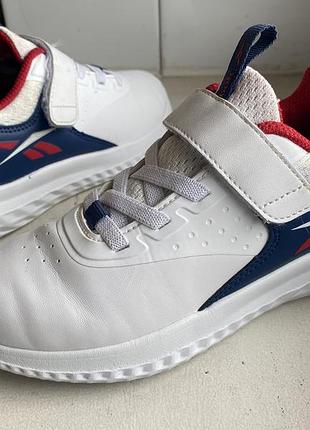 Невагомі кросівки reebok 31р. оригінал