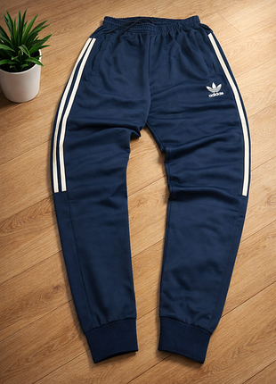 Спортивные штаны adidas