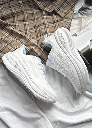 Nike vomero plus zoomx 6