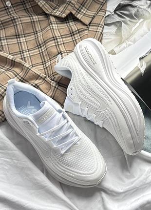 Nike vomero plus zoomx 4