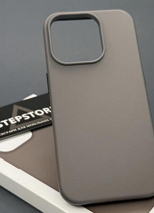 Чехол leather case для iphone 15 pro с magsafe без лого под кожу с закрытым низом серый (stone gray)