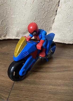 Іграшки marvel ,халк , людина павук 4