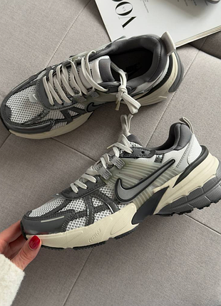 V2k runtekk summit white metalic silver