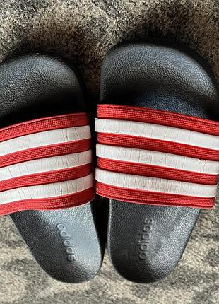 Дитячі шльопанці від adidas