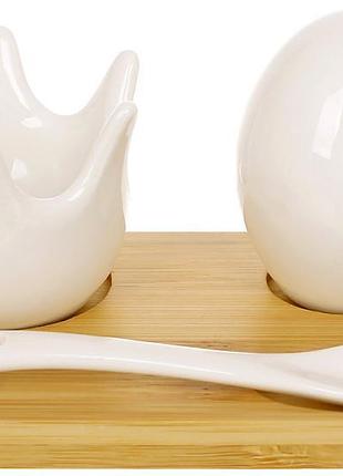 Фарфоровый набор "nouvelle home" для подачи яйца, 11.5х8х5.5см на деревянной подставке