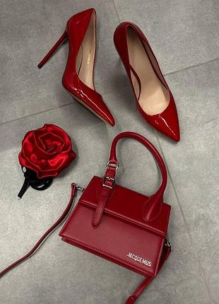 Jacquemus le chiquito moyen boucle red
