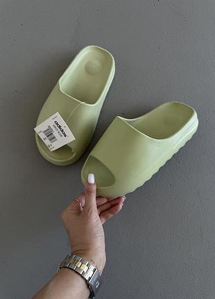 Yeezy slide resin
