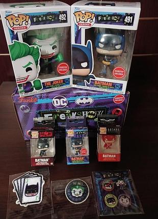 Набір фанко freakshow box set gamestop exclusive 2figures 3keychaines 2patches 4buttons