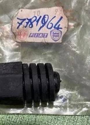 Відбійник капота 147 /156 /159 /mito /brera /gt /500 /bravo /croma /grande punto /linea /marea /delta