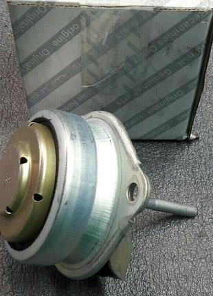 Подушка двигателя правая 2,0ts 16v alfa 166