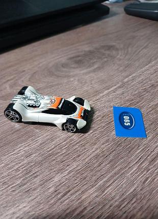 Модель hot wheels 2005 vulture 065 track aces diecast 1:64