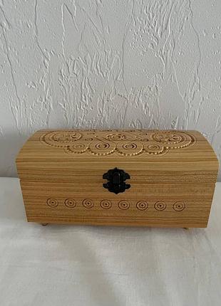 Авторский деревянный сундук с художественной резьбой 21×11×11 см – декоративный бокс для хранения