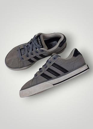 Кеды adidas размер 31 стелька 18,5 в хорошем состоянии
