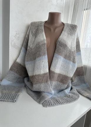 Натуральний махеровий обʼємний кардиган